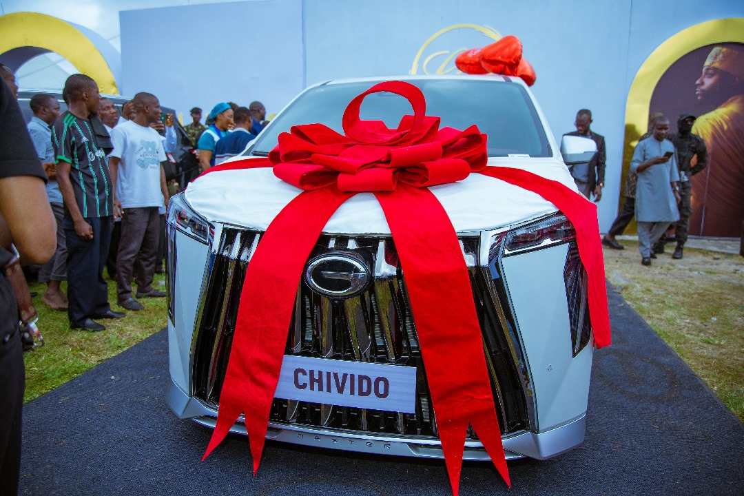 GAC Motor Nigeria Gifts Luxury GN8 MPV to Davido and Chioma